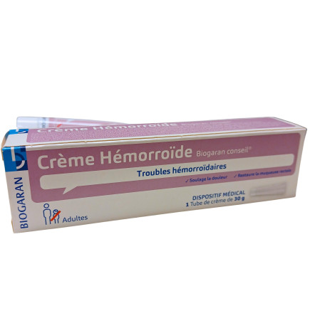 Application locale de la crème hémorroïdaire Biogaran lors d’une crise hémorroïdaire